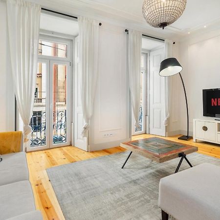 Whome Luxury Stay In Prime Location W/ Ac, Lift & Private Patio リスボン エクステリア 写真