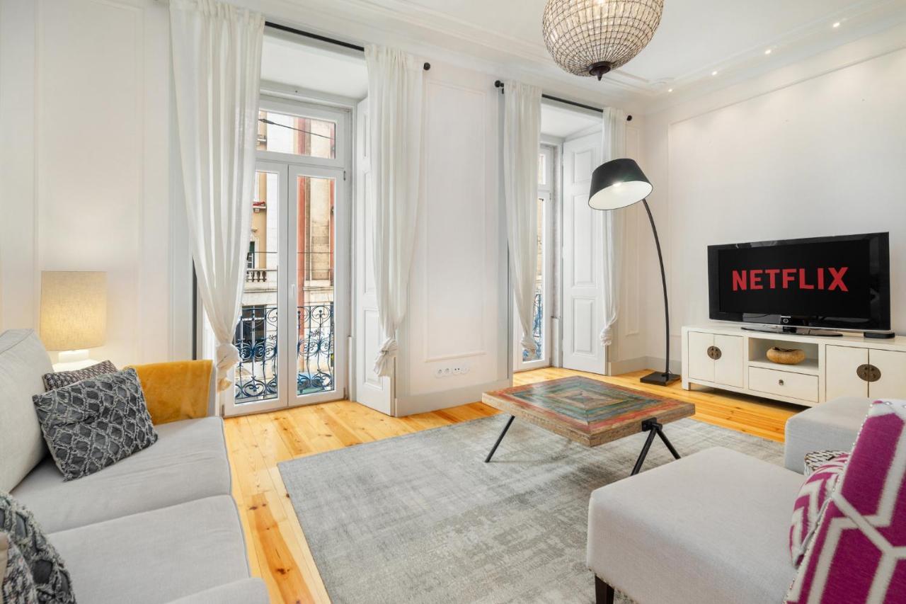 Whome Luxury Stay In Prime Location W/ Ac, Lift & Private Patio リスボン エクステリア 写真