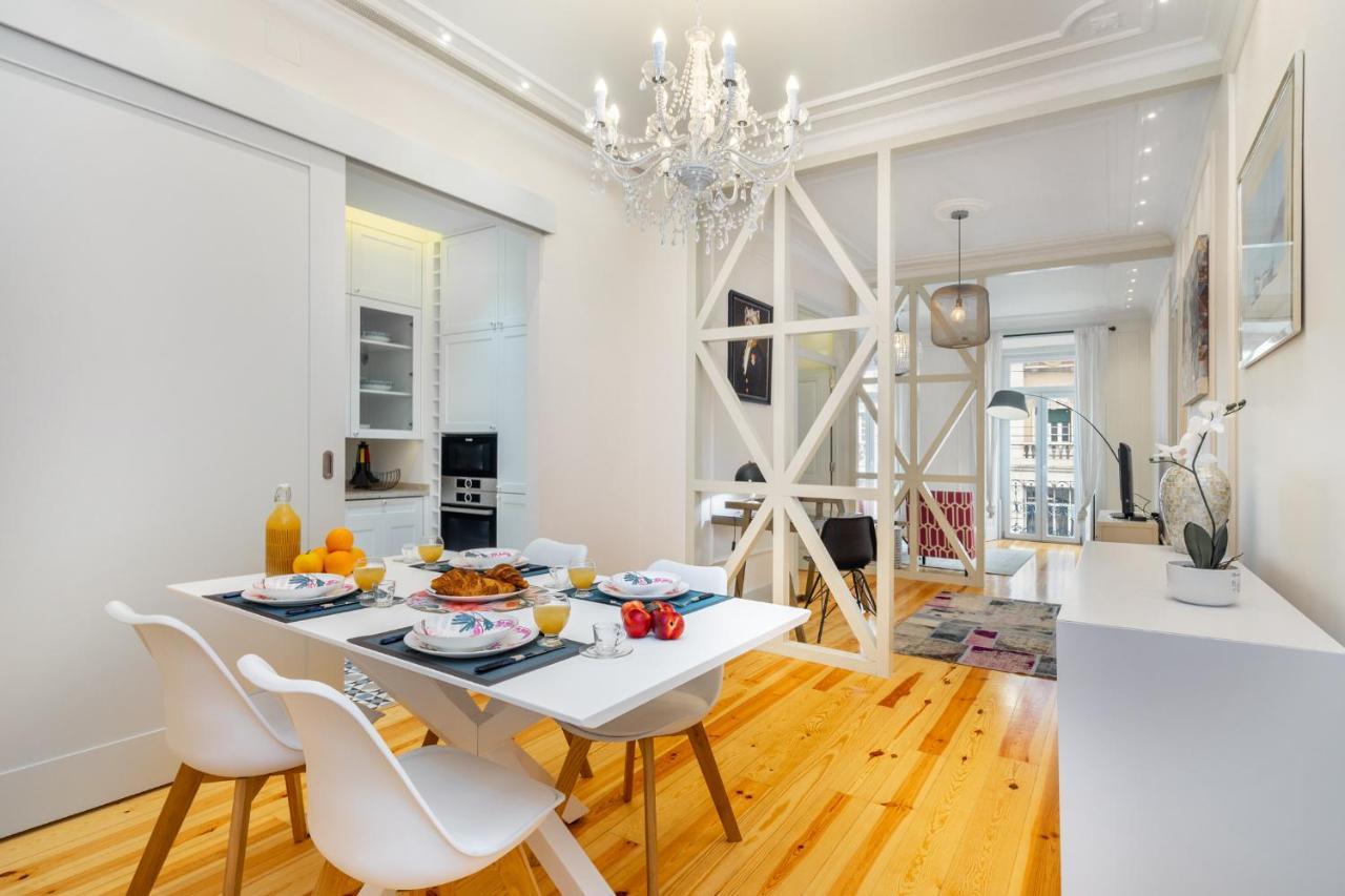Whome Luxury Stay In Prime Location W/ Ac, Lift & Private Patio リスボン エクステリア 写真