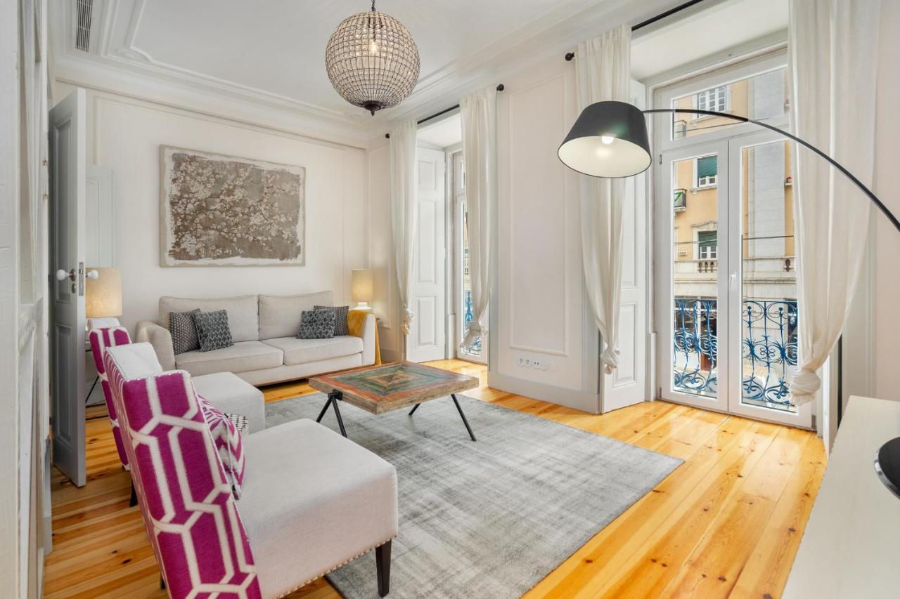 Whome Luxury Stay In Prime Location W/ Ac, Lift & Private Patio リスボン エクステリア 写真