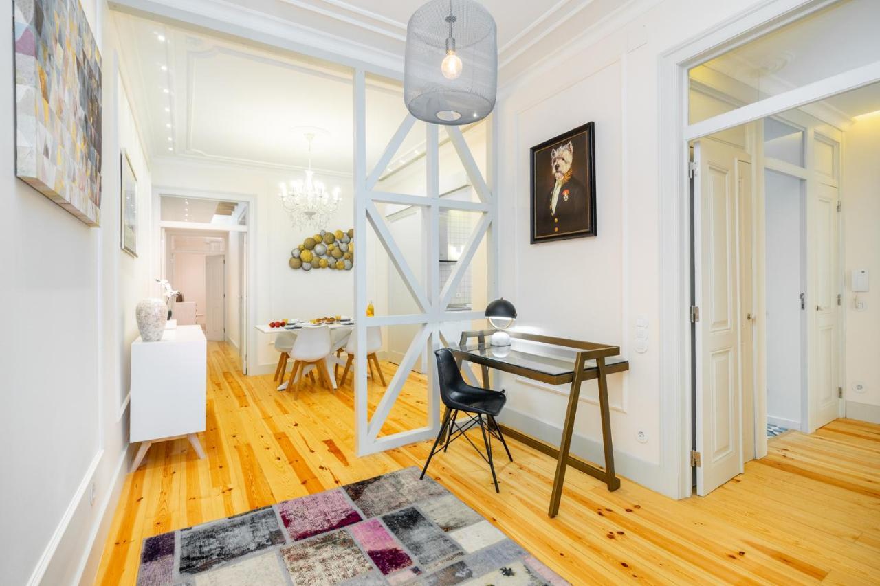 Whome Luxury Stay In Prime Location W/ Ac, Lift & Private Patio リスボン エクステリア 写真