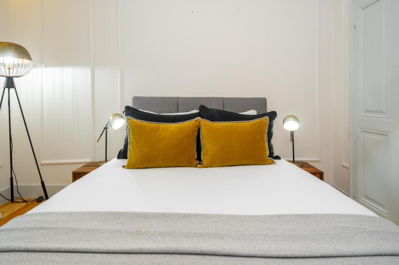 Whome Luxury Stay In Prime Location W/ Ac, Lift & Private Patio リスボン エクステリア 写真