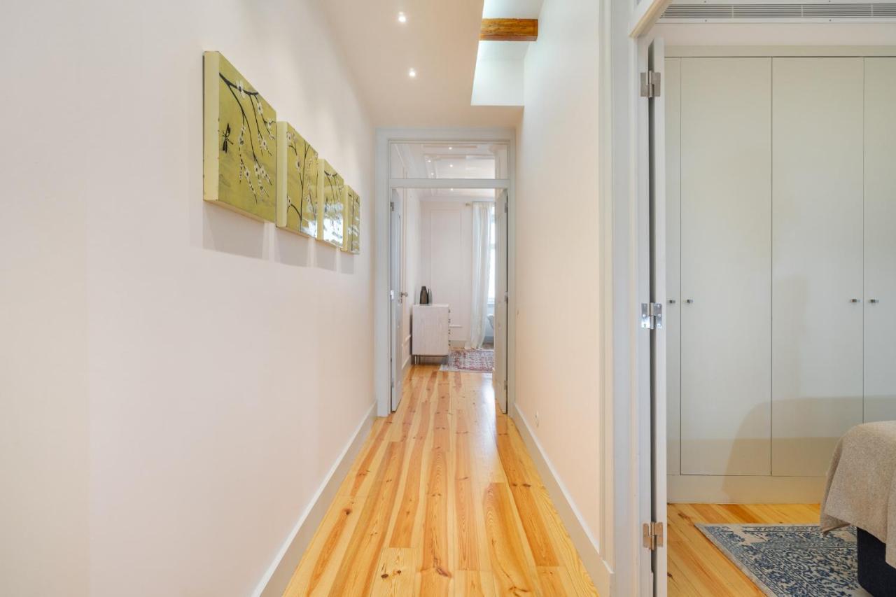 Whome Luxury Stay In Prime Location W/ Ac, Lift & Private Patio リスボン エクステリア 写真